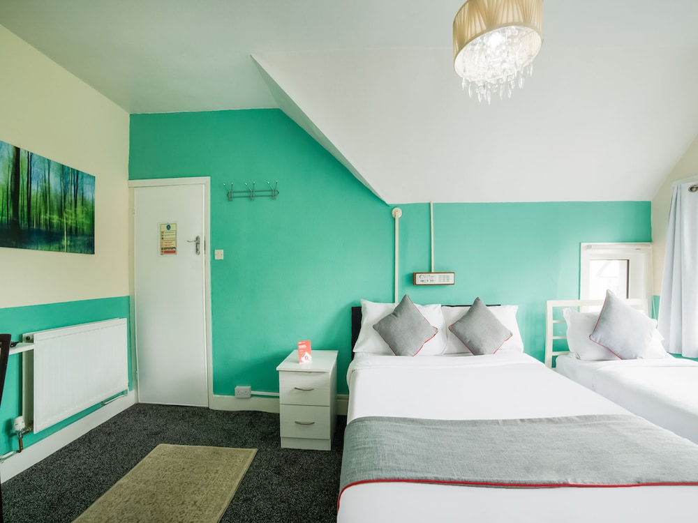 Devine Beach Guesthouse 9