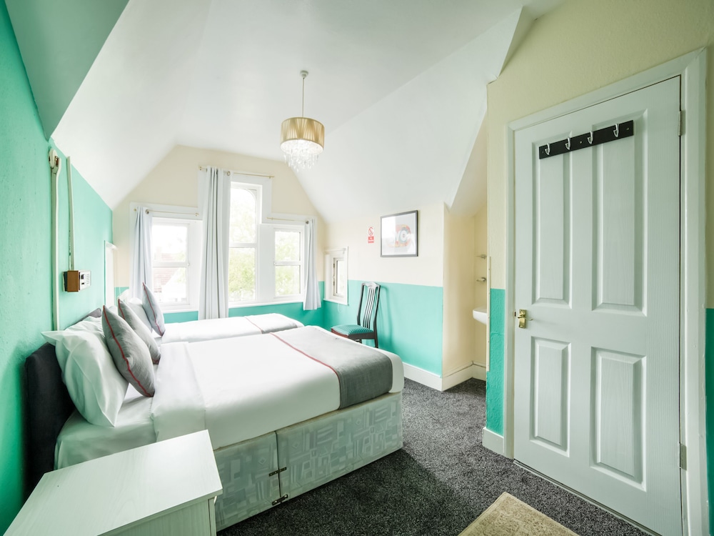 Devine Beach Guesthouse 7