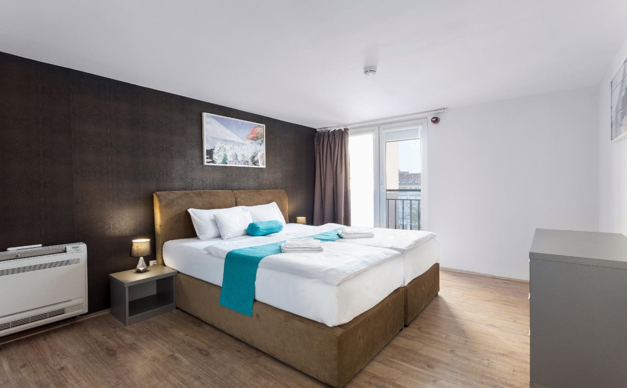 Hotel Mika Downtown 24