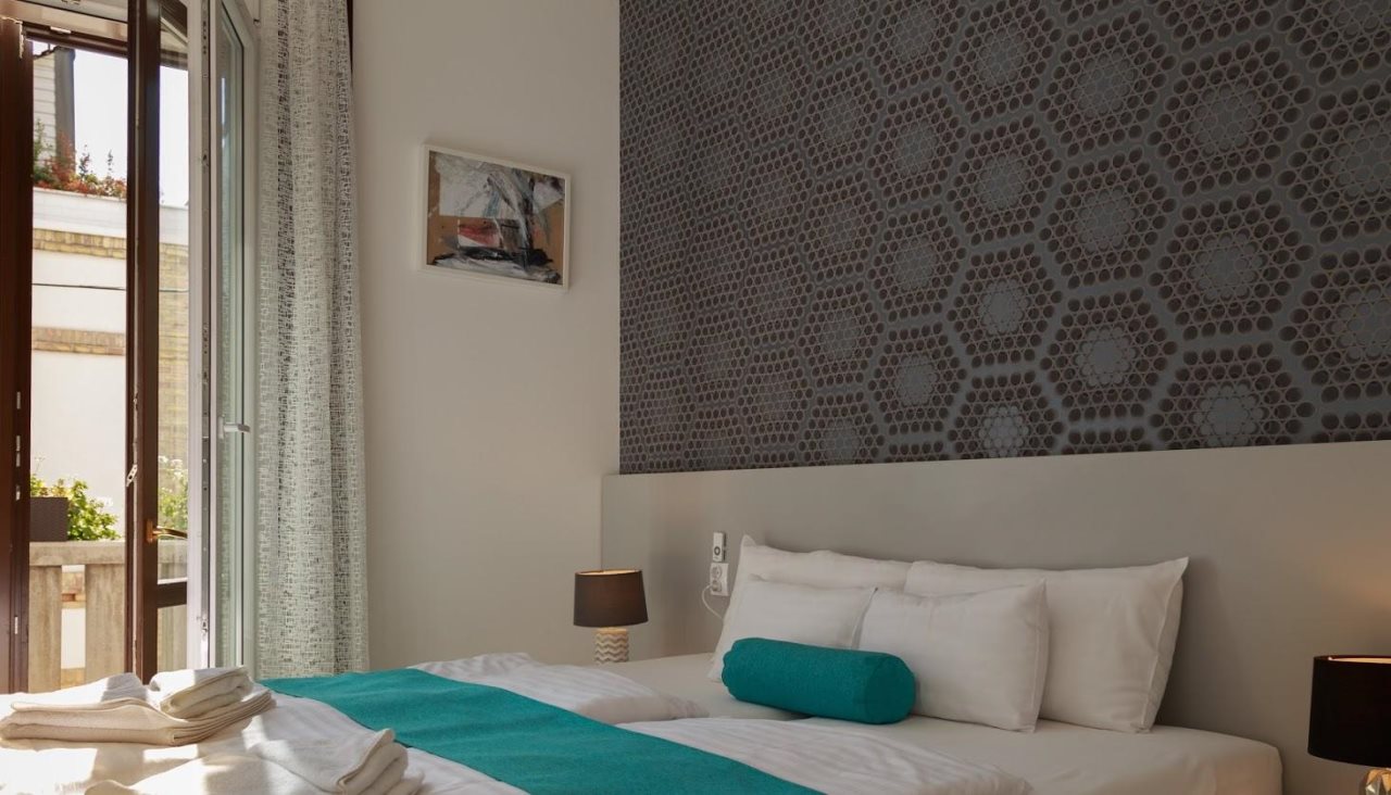 Hotel Mika Downtown 3