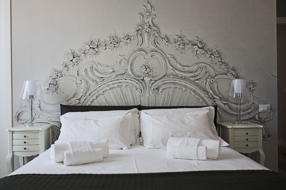 Ara Suite 16