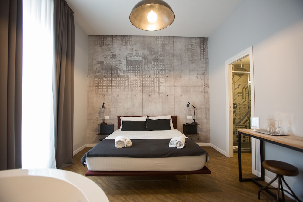 Ara Suite 14