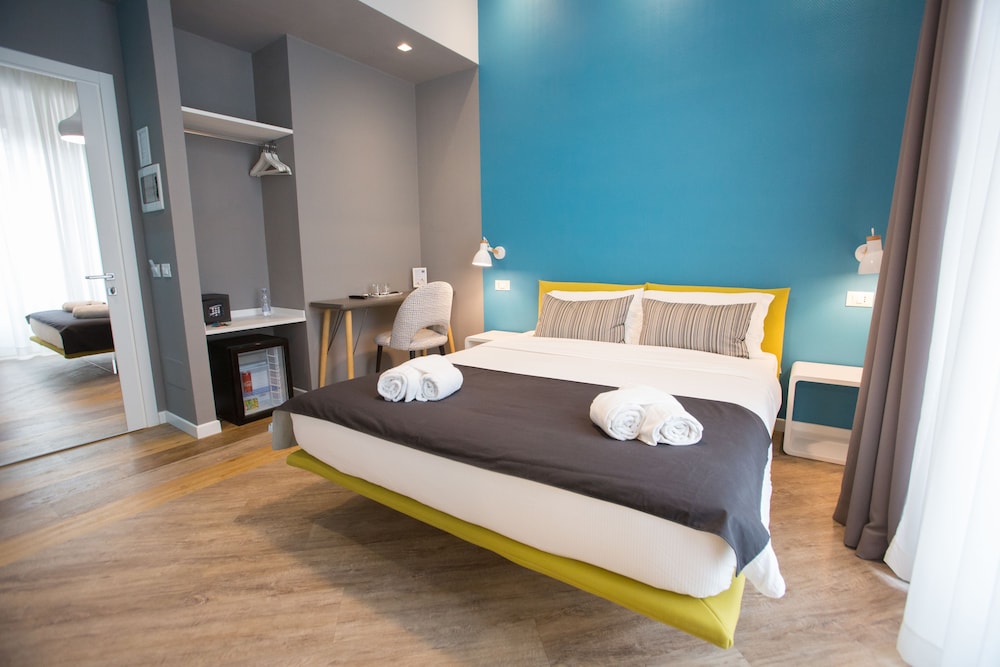 Ara Suite 8