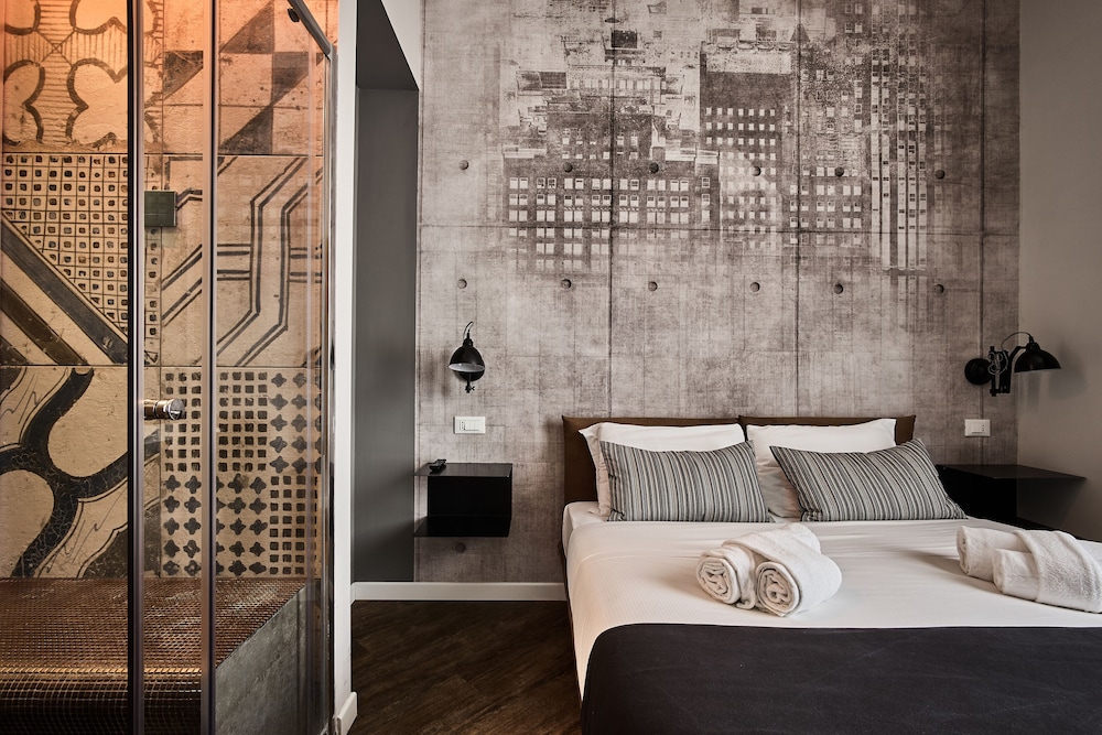 Ara Suite 22