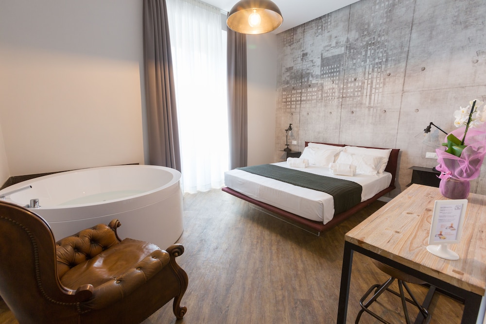 Ara Suite 7