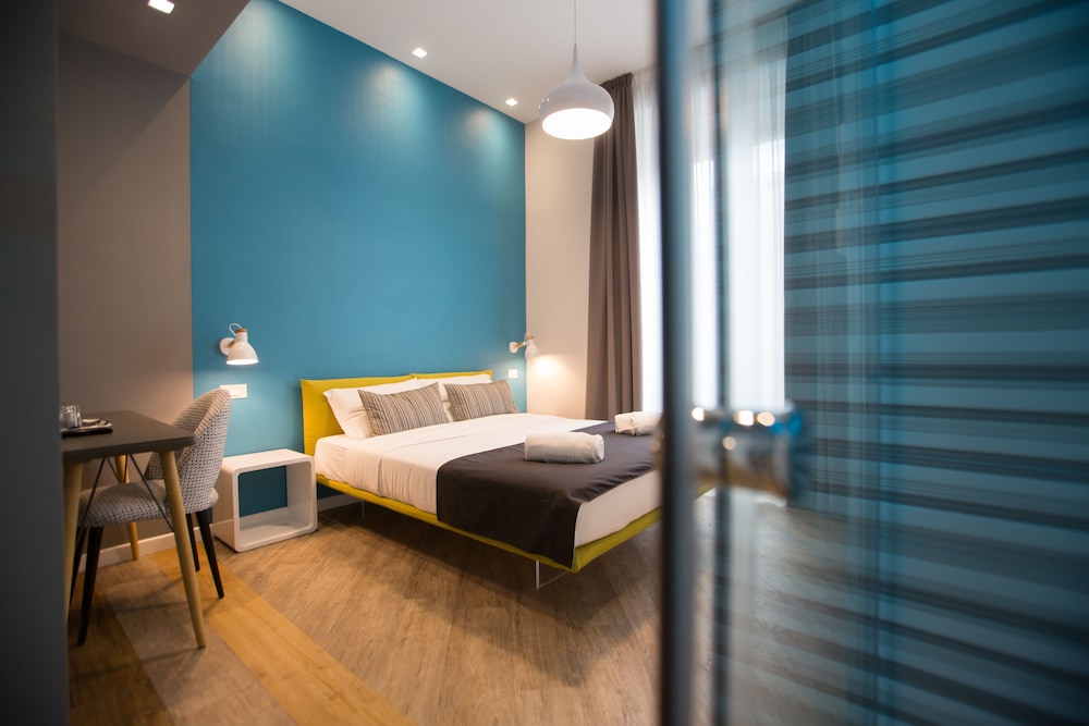 Ara Suite 12