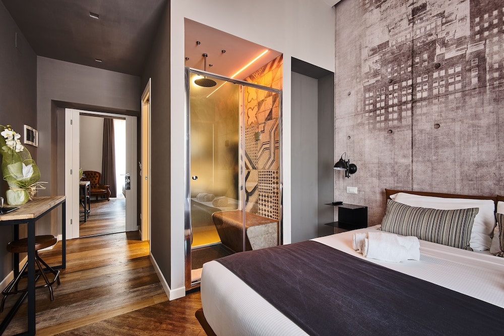 Ara Suite 19
