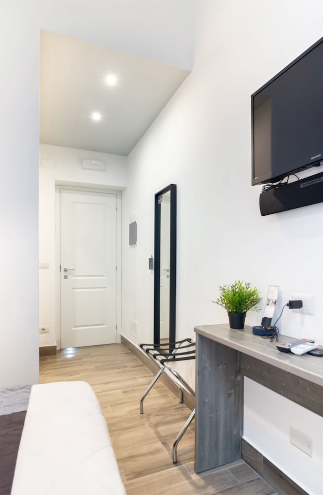 Clementi 18 Suites Rome 3