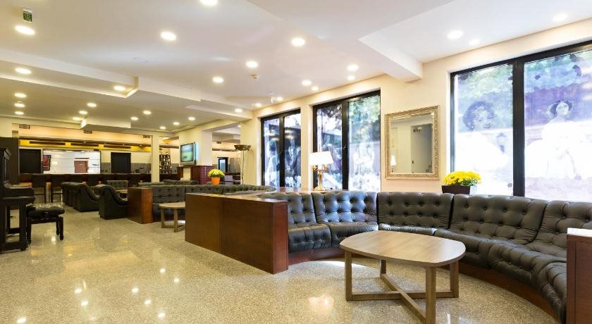 Sterling Hotel 11