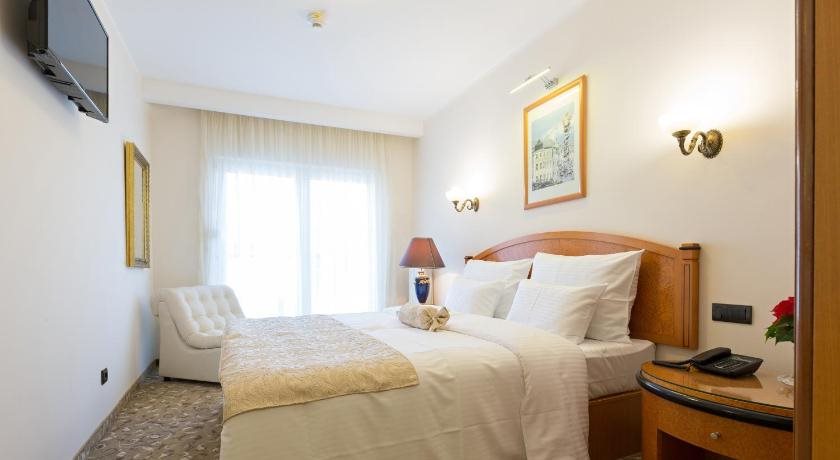 Sterling Hotel 2