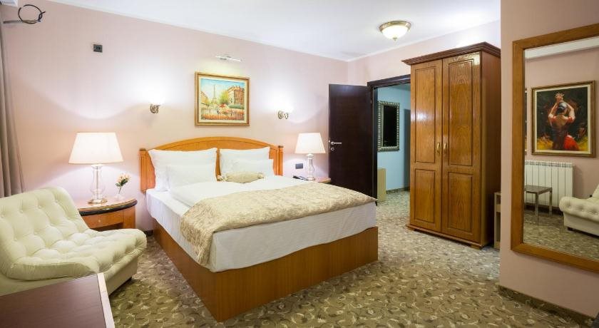 Sterling Hotel 20