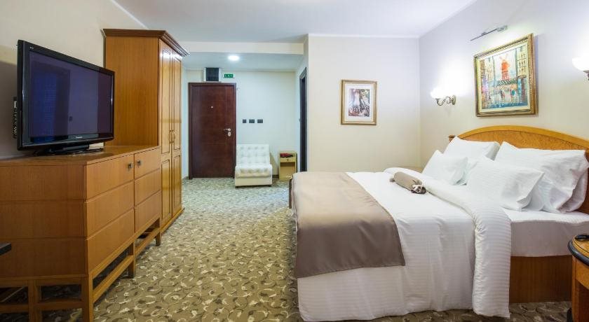 Sterling Hotel 21