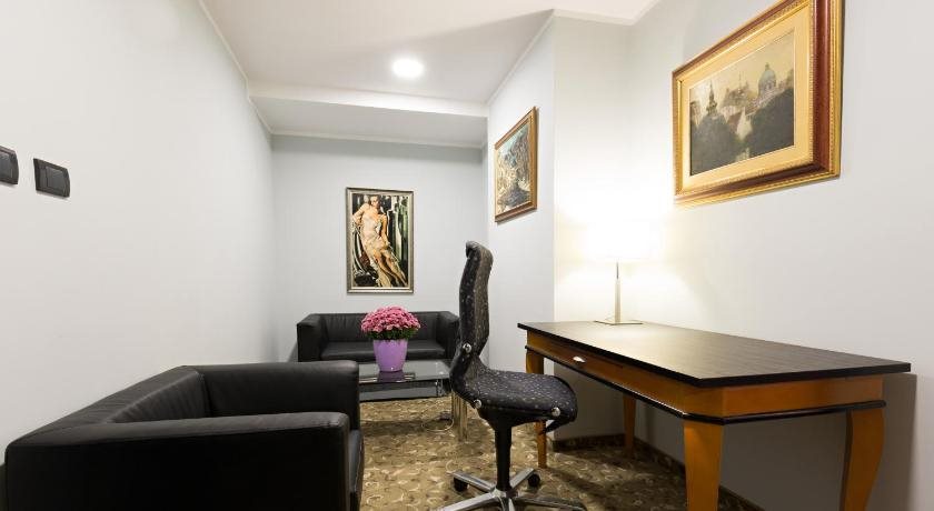 Sterling Hotel 24