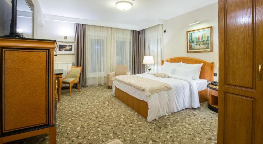 Sterling Hotel 7