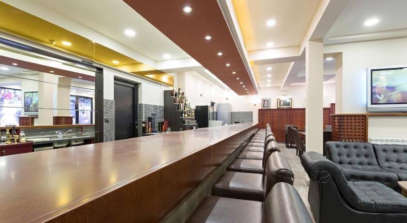 Sterling Hotel 9
