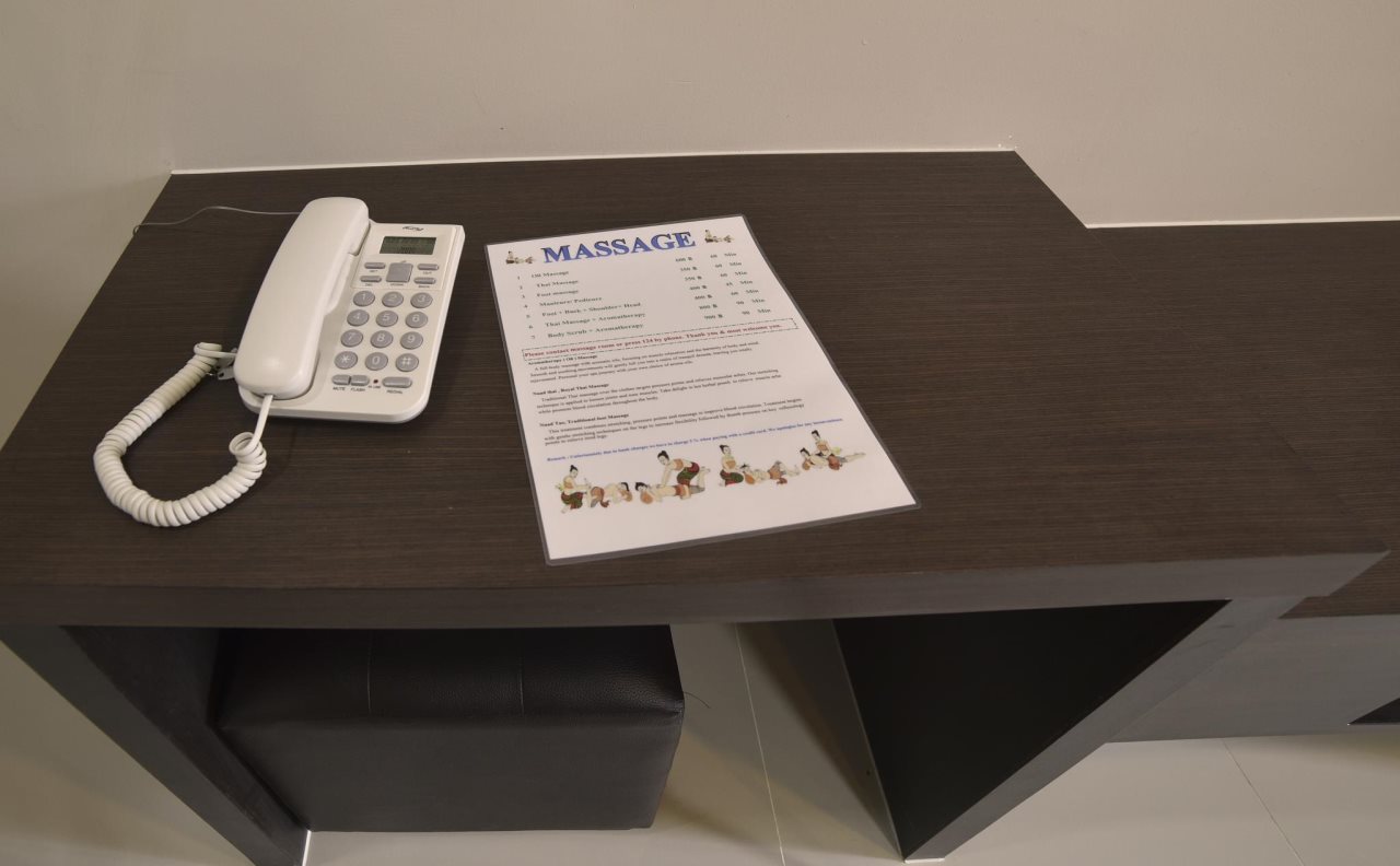Gold Airport Suites 20
