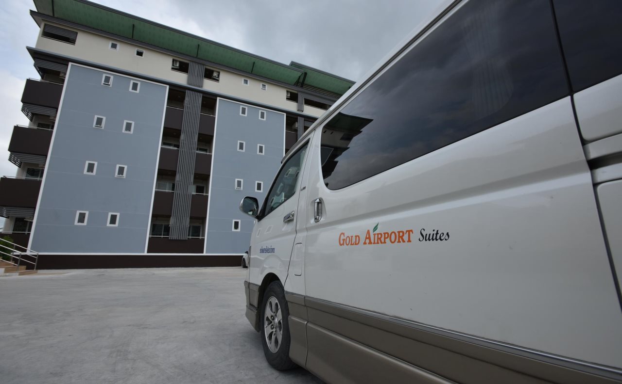 Gold Airport Suites 7