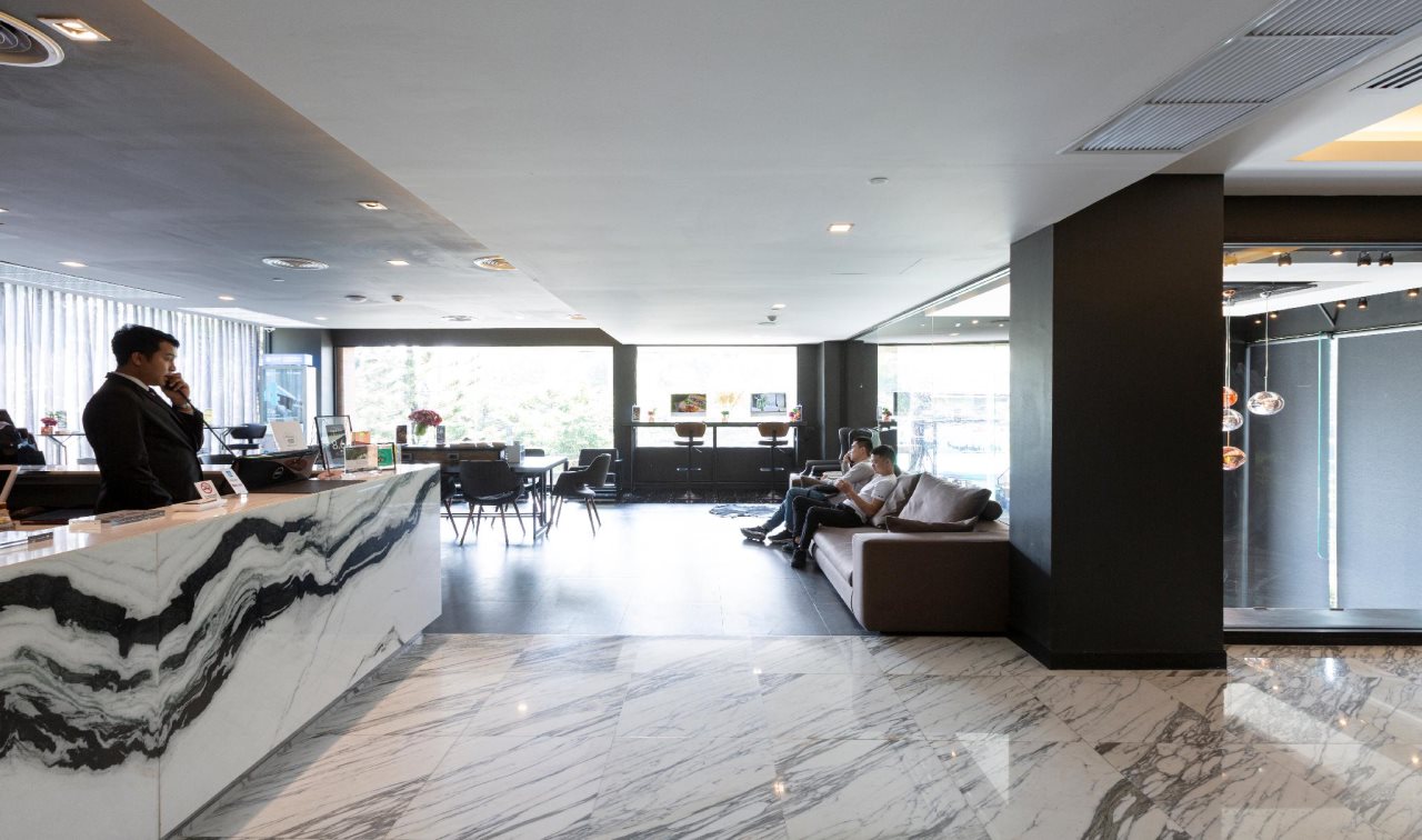 Stay Hotel 13