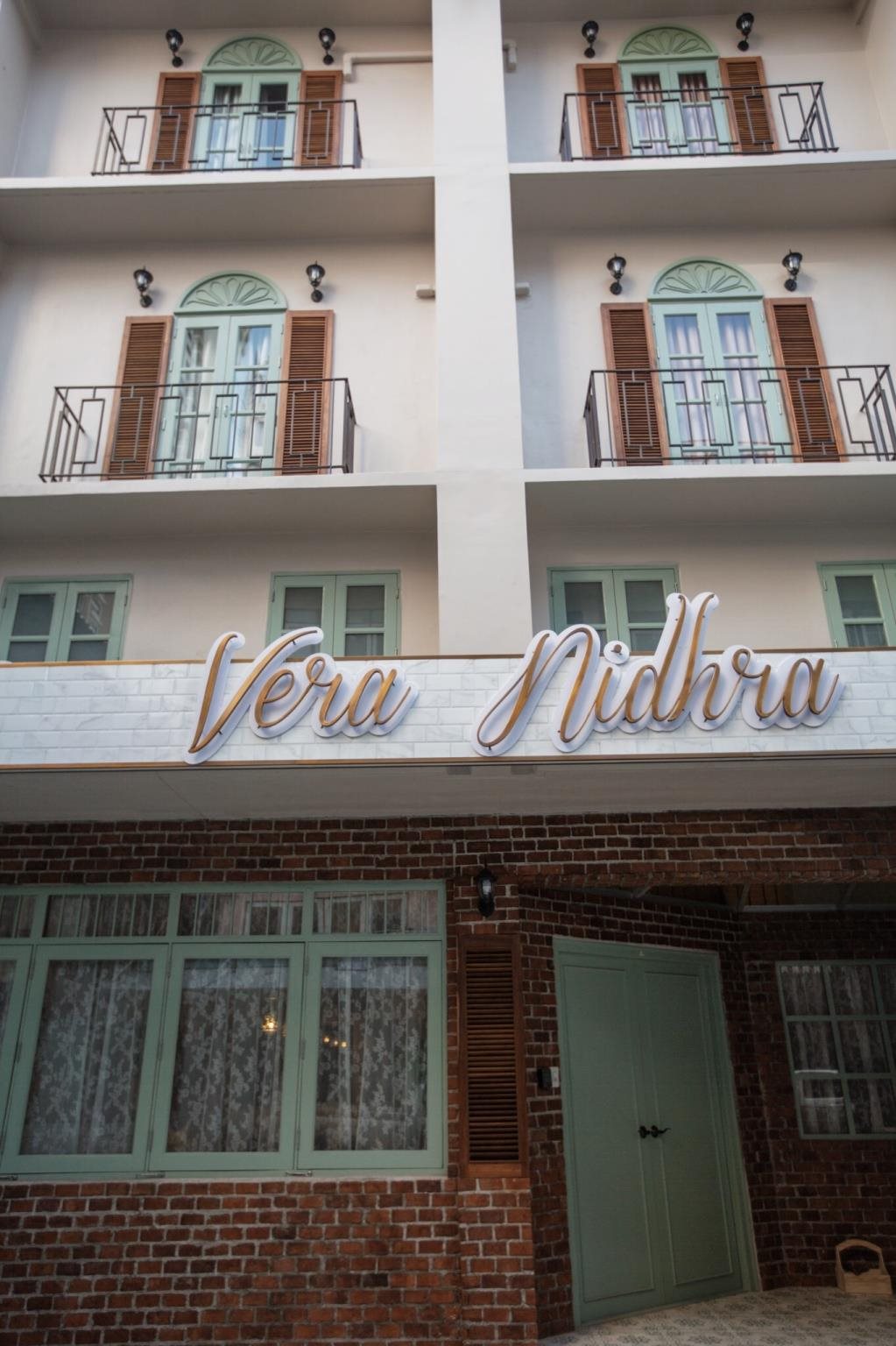 Vera Nidhra 21