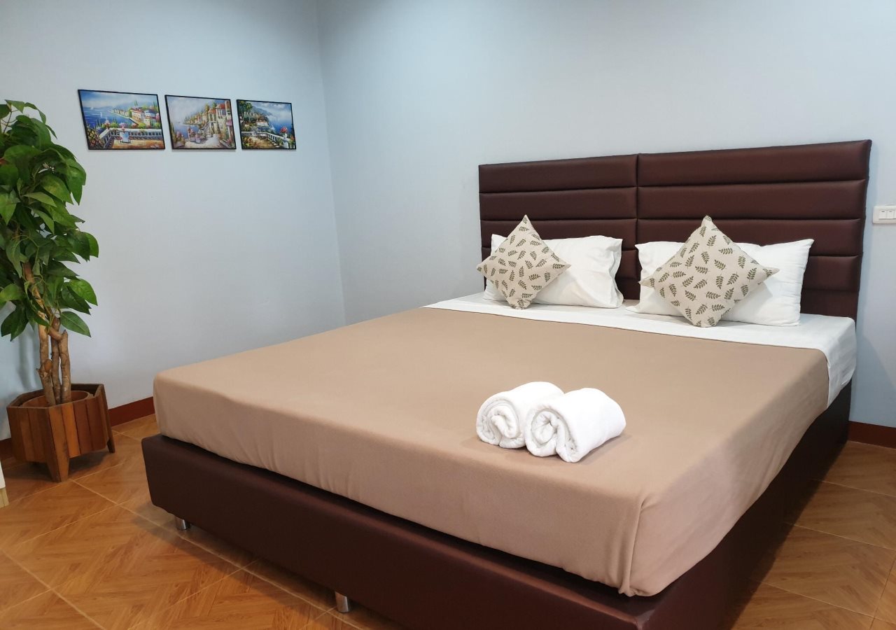 Friend's House Resort 23