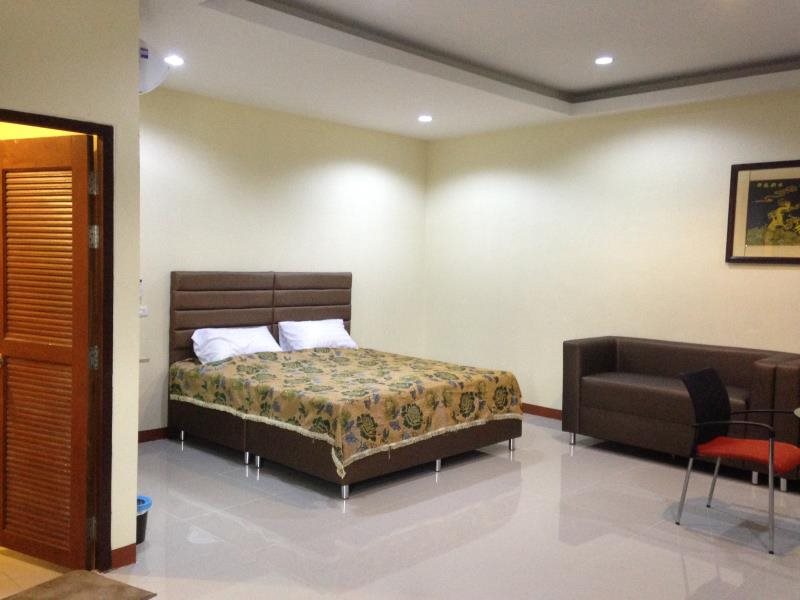 Friend's House Resort 6