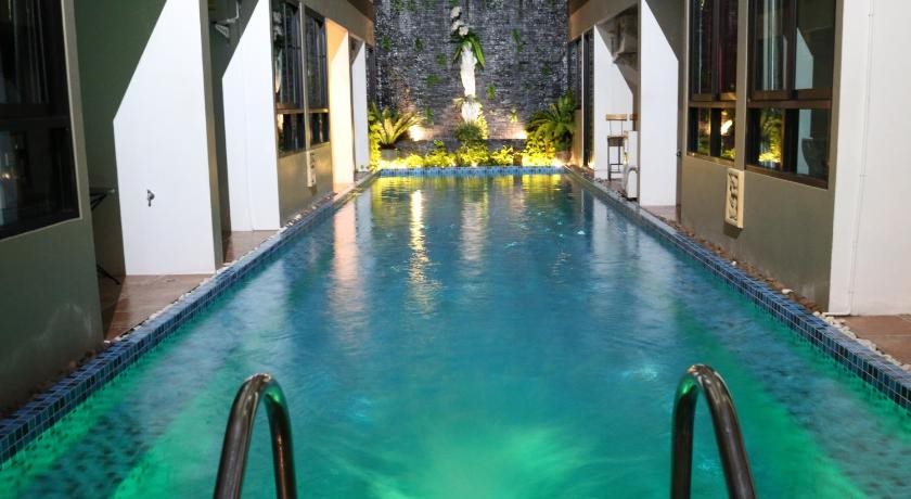 The Pool Resort 19