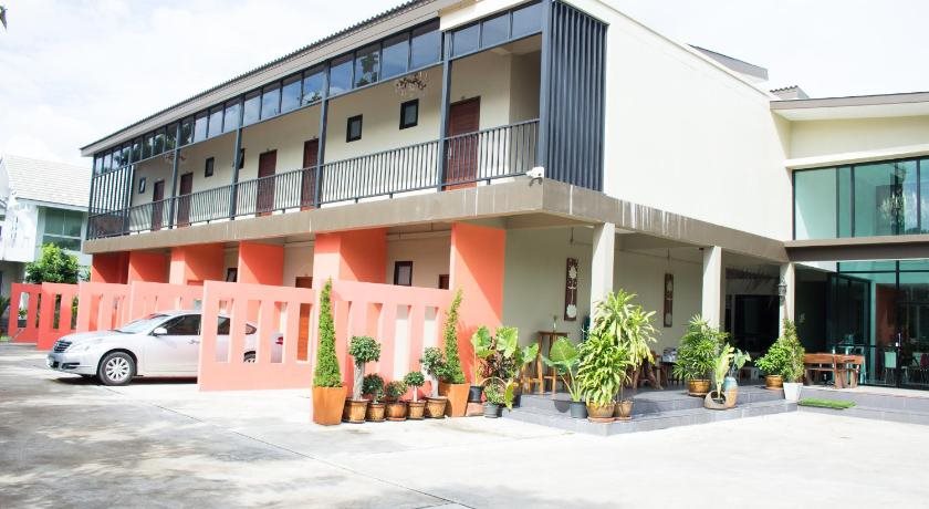 The Pool Resort 3