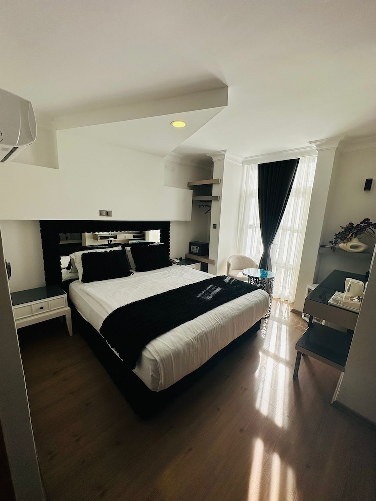 Nfk The House Hotel 12