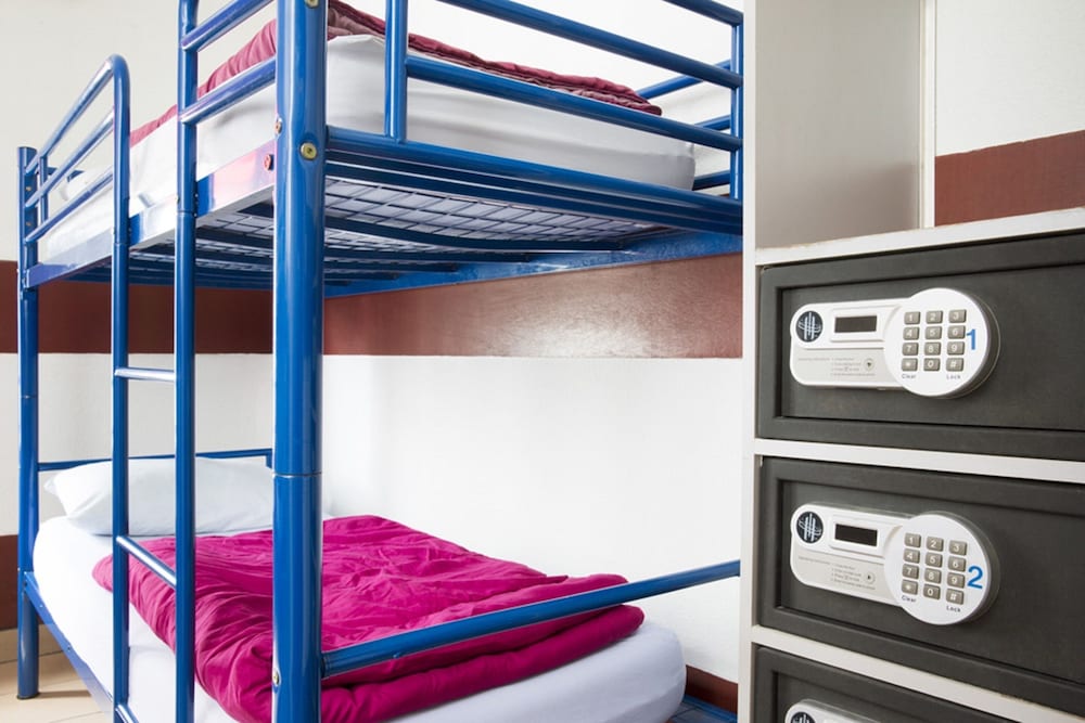 Bastille Hostel 6