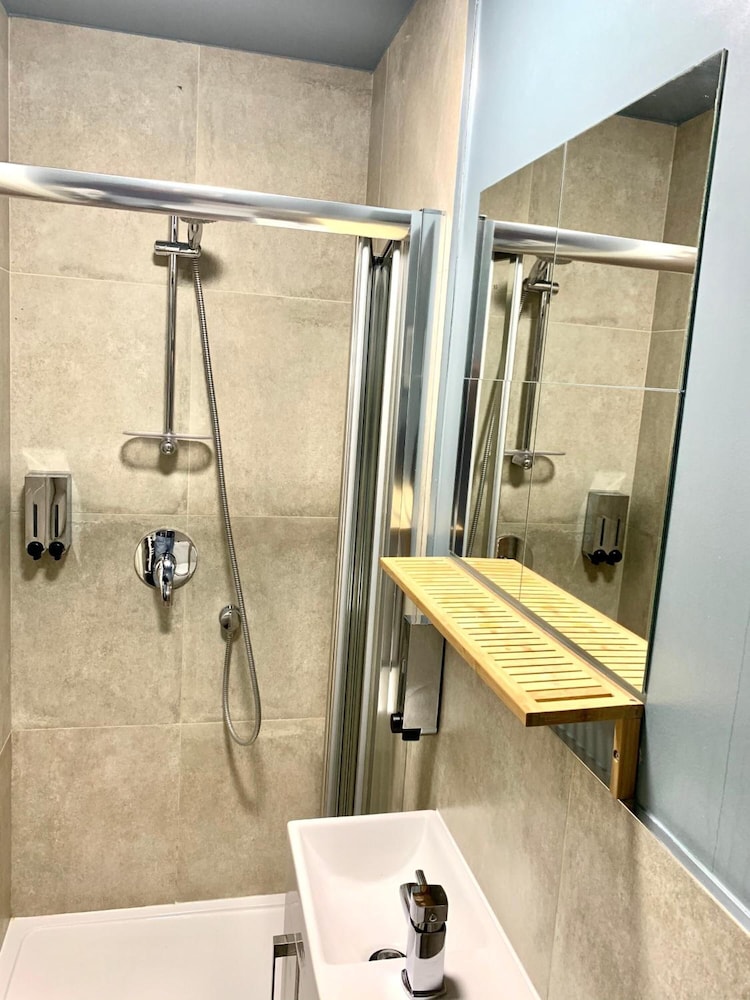 Westciti Caroco Aparthotel 13