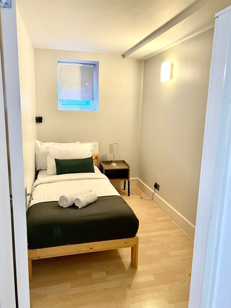 Westciti Caroco Aparthotel 10