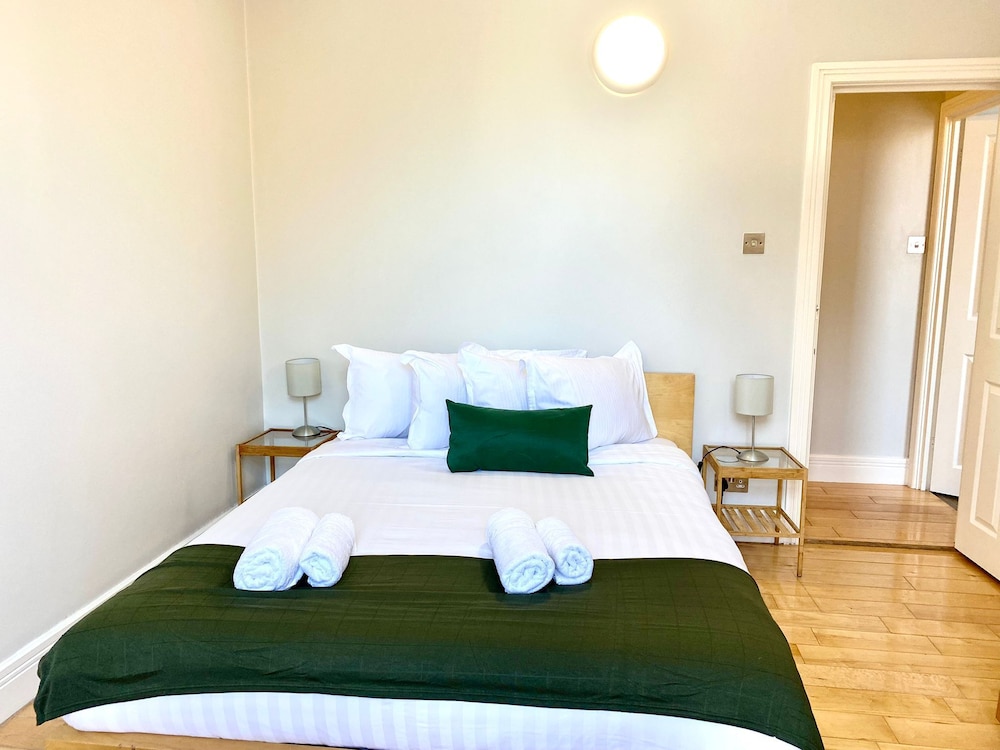 Westciti Caroco Aparthotel 12
