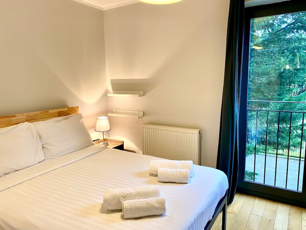 Westciti Caroco Aparthotel 9