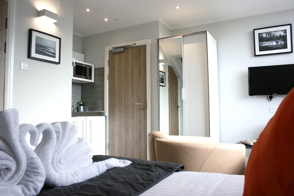 Westciti Caroco Aparthotel 3