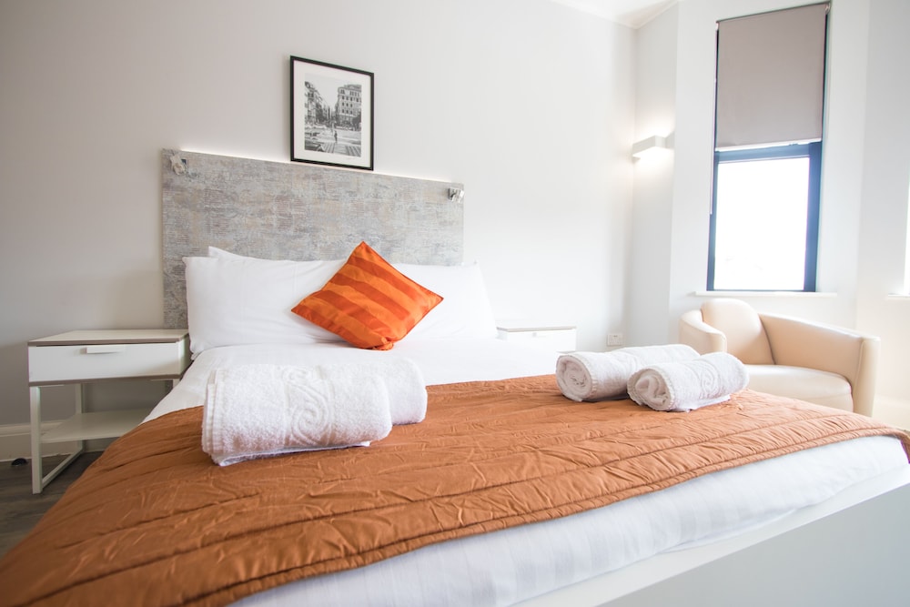 Westciti Caroco Aparthotel 18