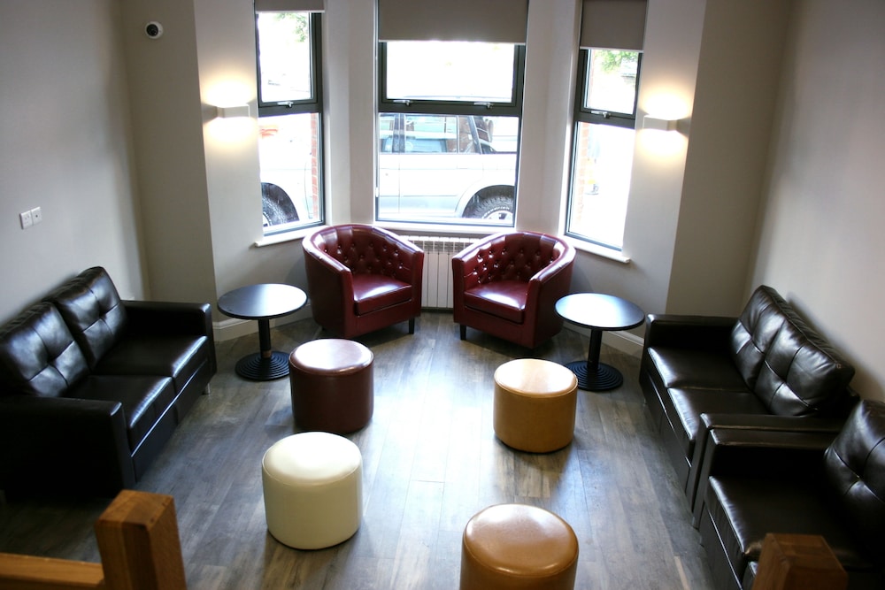 Westciti Caroco Aparthotel 2