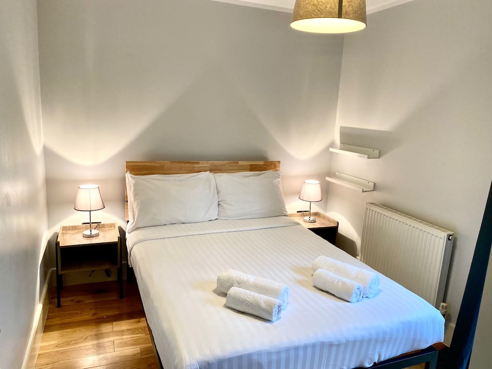 Westciti Caroco Aparthotel 8