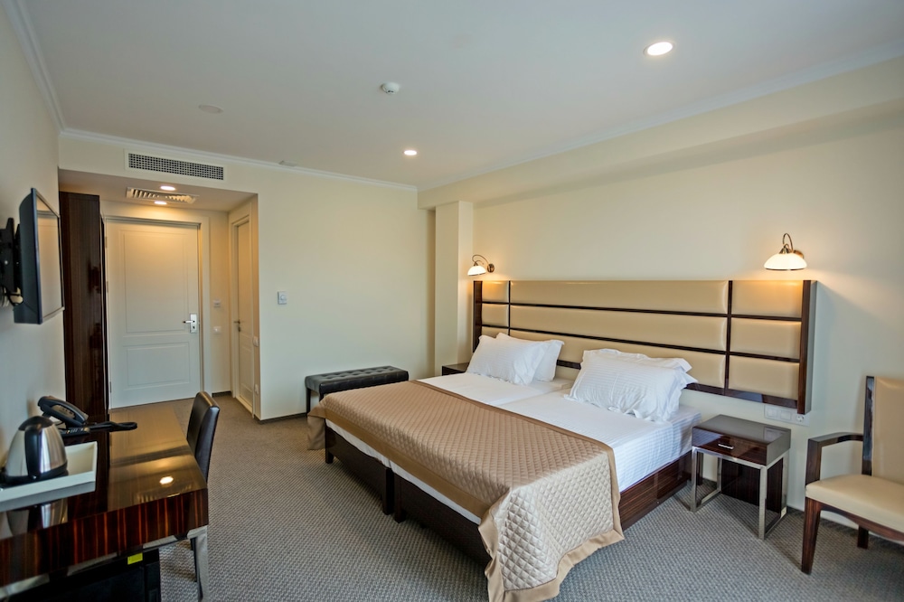 Hotel Genio 7