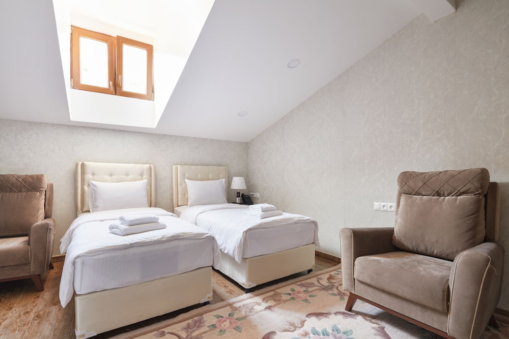 Aivani Hotel 4