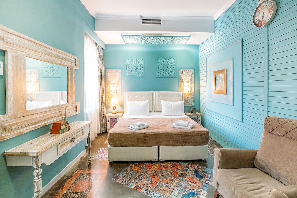 Aivani Hotel 12