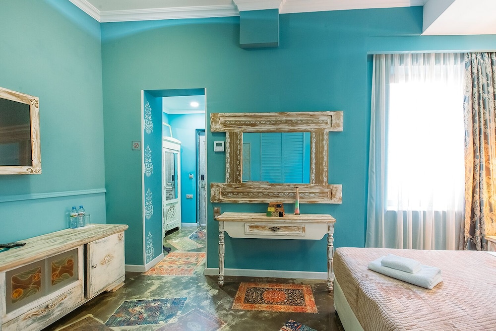 Aivani Hotel 10