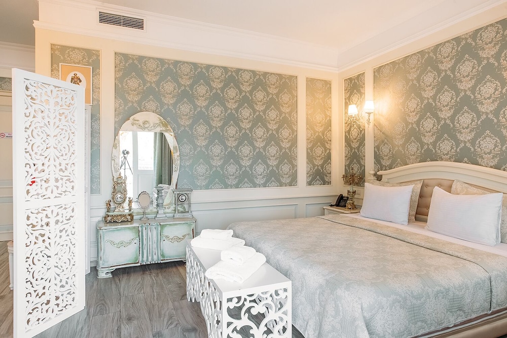 Aivani Hotel 16