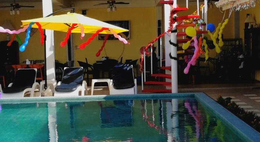 Barefeet Naturist Resort 12