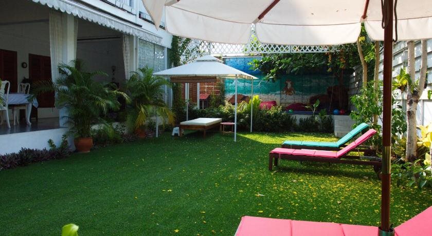 Barefeet Naturist Resort 15