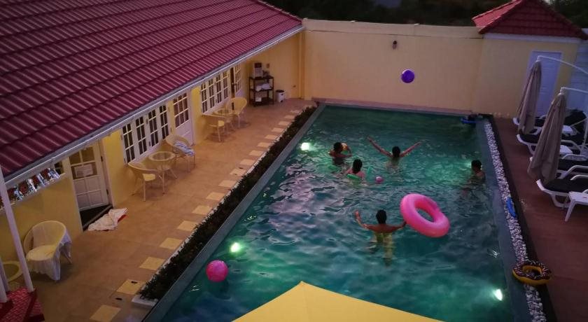 Barefeet Naturist Resort 16