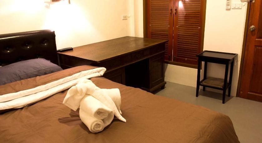 Barefeet Naturist Resort 2