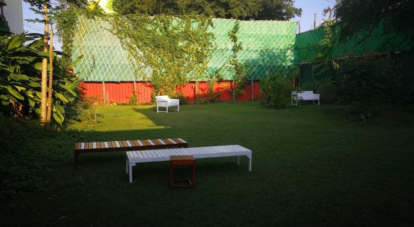 Barefeet Naturist Resort 23