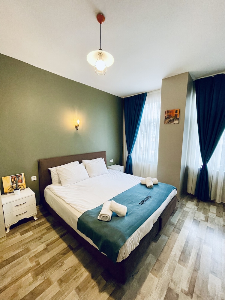 Puffin Suites & Rooms 6