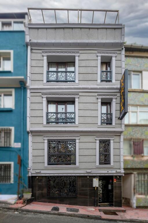 Taksim Marida Suit 18