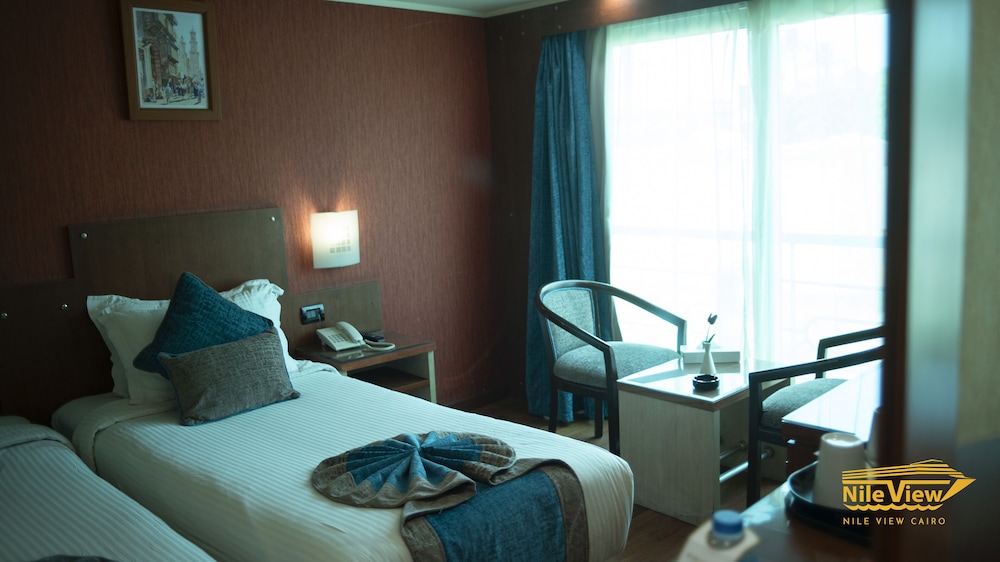 Nile View Jewel 19